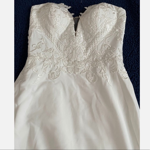 MUST GO! Open to offers - Madi Lane Freya Gown - Picture 9 of 11